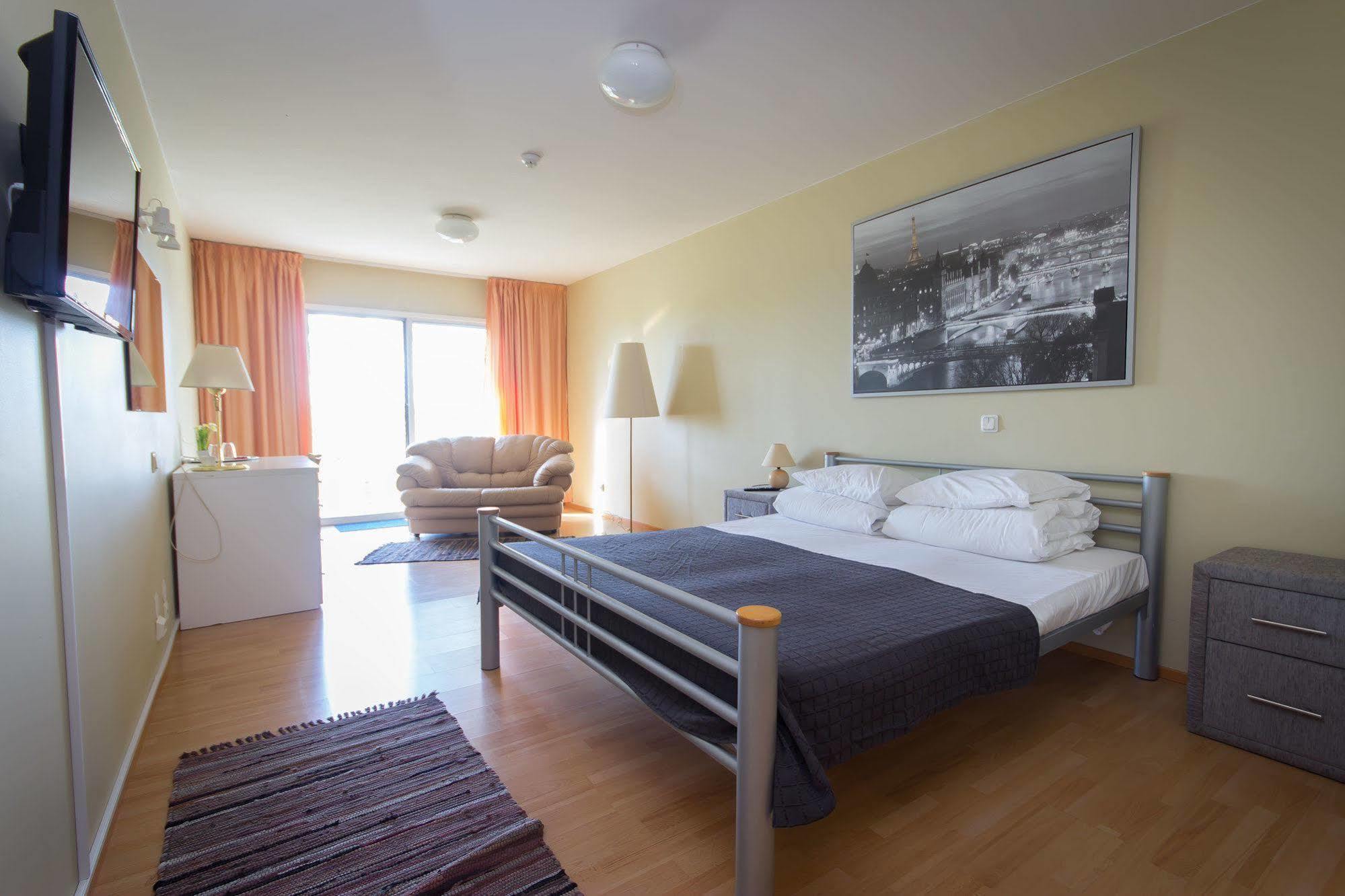 Peoleo Hotell Laagri Exteriör bild
